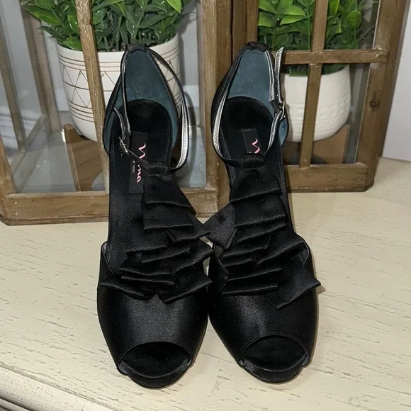 Nina New York Black Satin Heel size 9.5M - Picture 2 of 5